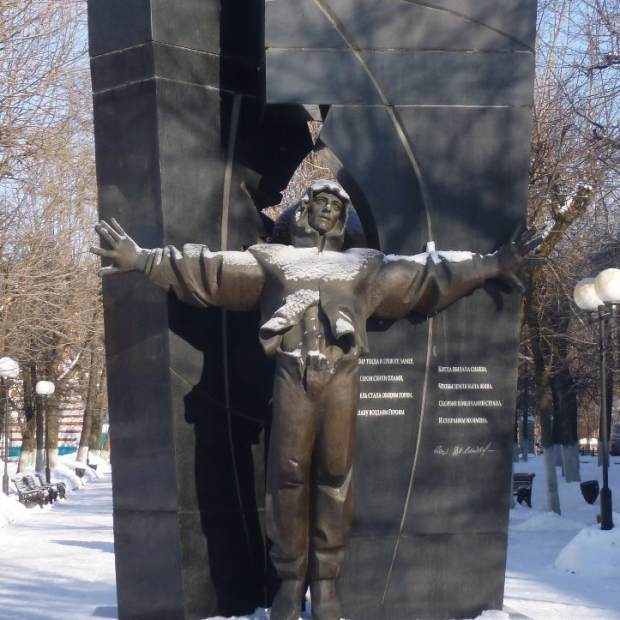 Фотографии памятника 
            Памятник Ликвидаторам Чернобыльской Катастрофы