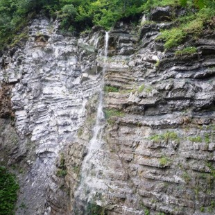 Фотография достопримечательности 33-метровый водопад Перун