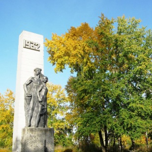 Фотография памятника Памятник первостроителям