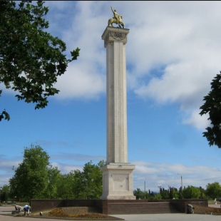 Фотография Памятник Георгию Победоносцу