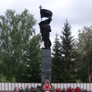 Фотография памятника Памятник Павшим в боях за Родину воинам-чебаркульцам
