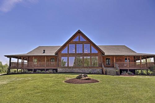 Фотографии гостевого дома 
            Beautiful Bluegrass Home on Just Under 100 Acres!