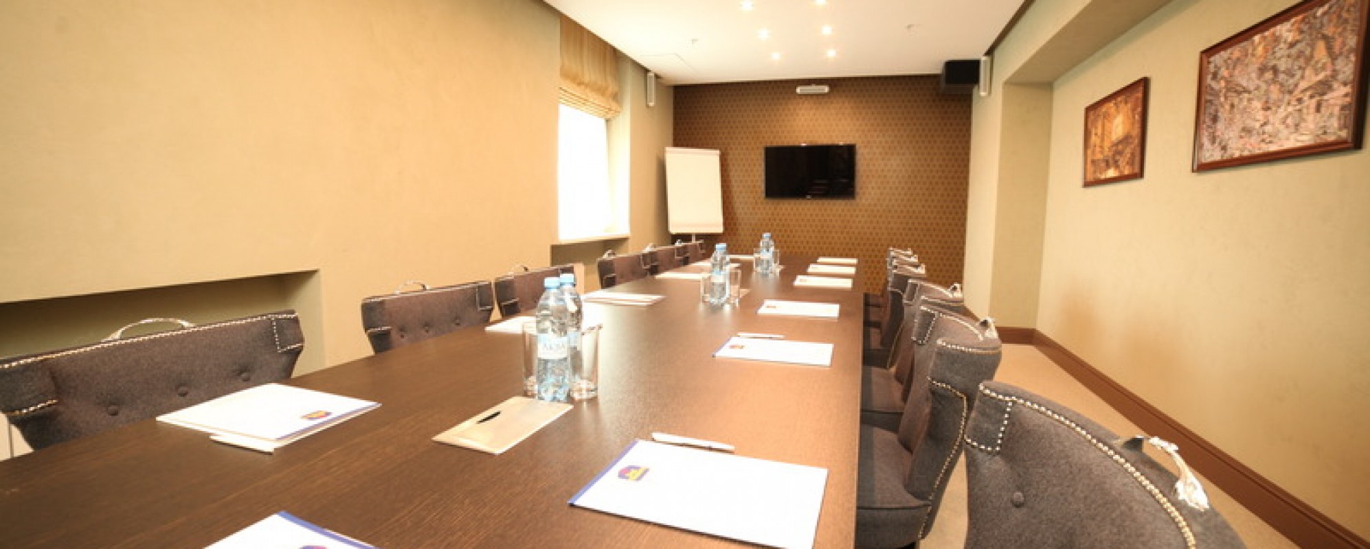 Фотографии комнаты для переговоров Бенуа