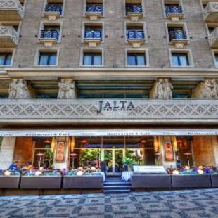 Фотографии гостиницы 
            Jalta Boutique Hotel