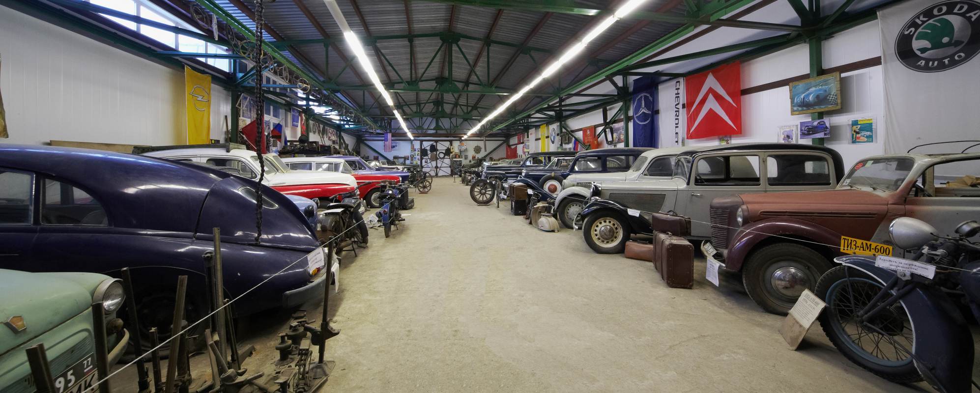 Фотографии музея 
            Ломаковский музей старинных автомобилей и мотоциклов