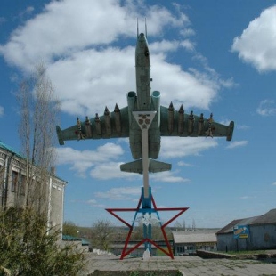 Фотография памятника Самолет-памятник Су-25 