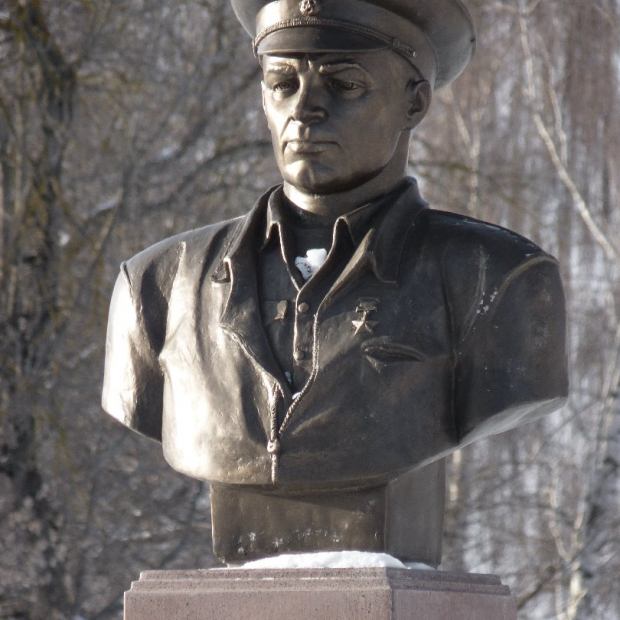 Фотографии памятника 
            Памятник основателю ВДВ Василию Маргелову 