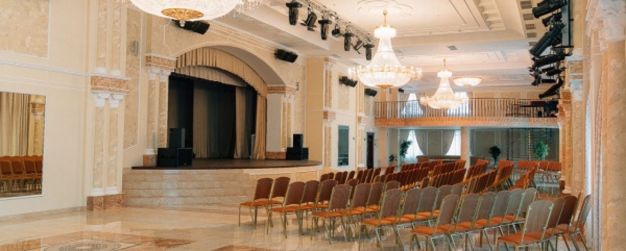 Фотографии концертного зала Мраморный зал Дворца культуры Нефтяник им. В.И. Муравленко