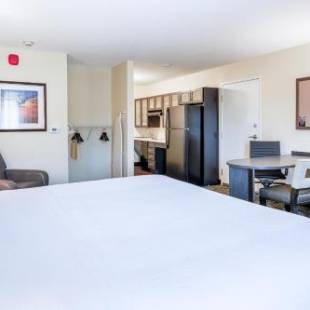 Фотографии гостиницы 
            Candlewood Suites Lakeville I-35, an IHG Hotel