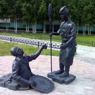 Фотография памятника Памятник Дворник и сантехник