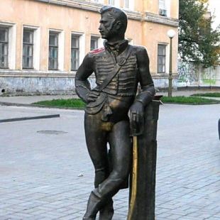 Фотография памятника Памятник гусару