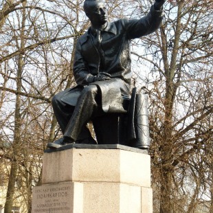 Фотография памятника Памятник Н. Н. Поликарпову