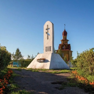 Фотография памятника Памятный знак невинно убиенным на улице Заболотной