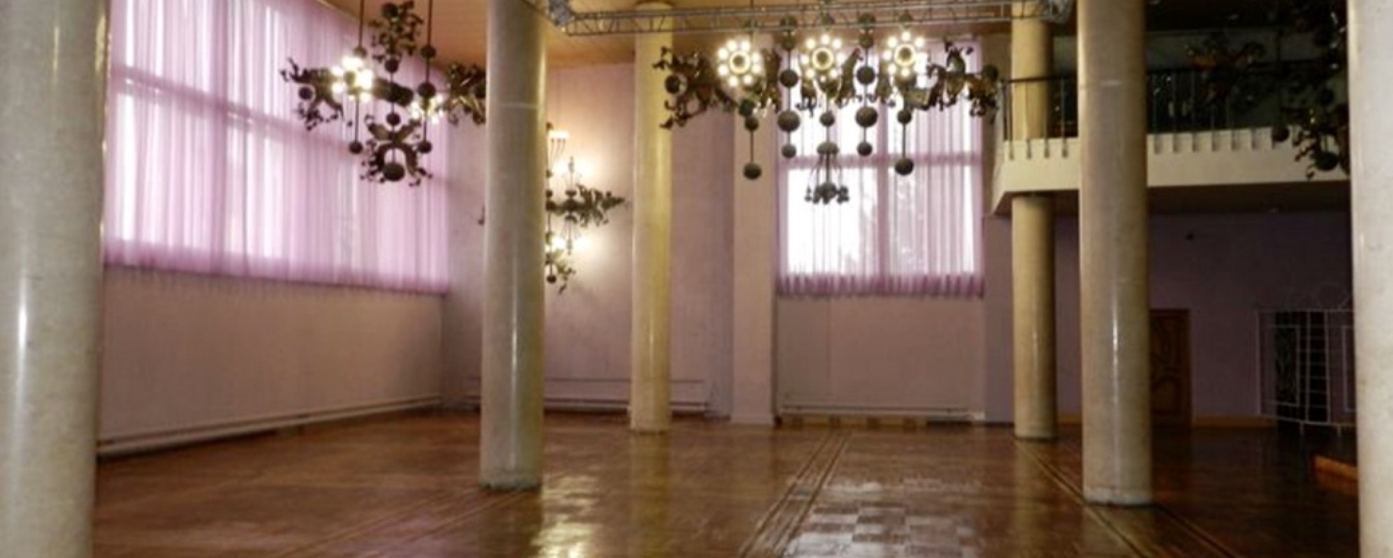 Фотографии танцевального зала Колонный зал КДЦ Металлург