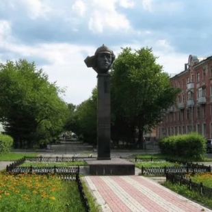 Фотография памятника Памятник Н. А. Островскому