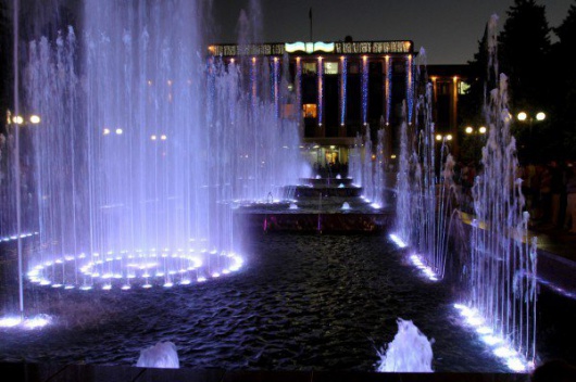 Фотографии достопримечательности 
            Светодинамический фонтан