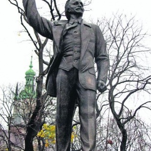 Фотография памятника Памятник В. Черноволу