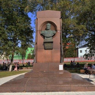 Фотография памятника Памятник оружейнику Сергею Мосину