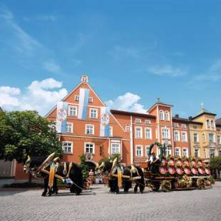 Фотографии гостиницы 
            Hotel zum ERDINGER Weißbräu