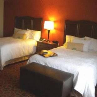 Фотографии гостиницы 
            Hampton Inn & Suites Cincinnati / Uptown - University Area
