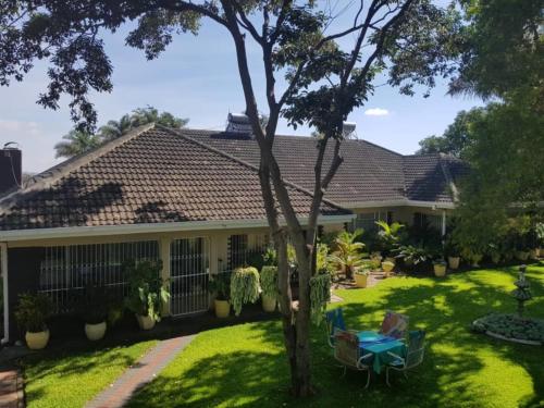 Фотографии гостевого дома 
            Immaculate 6-Beddroomed Guest House in Harare