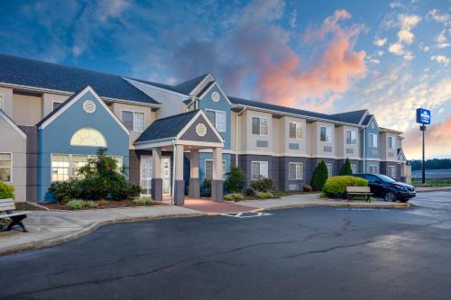 Фотографии гостиницы 
            Microtel Inn & Suites by Wyndham Burlington