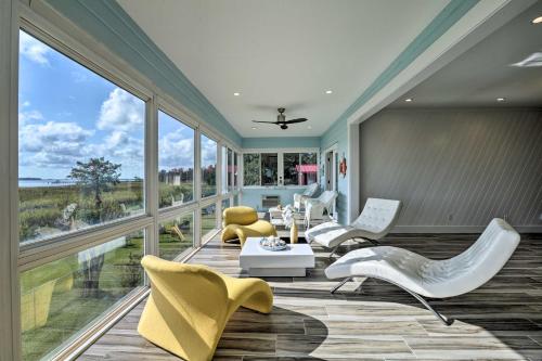 Фотографии гостевого дома 
            Luxurious Waterfront Home with Private Pier and Views!
