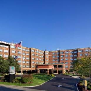 Фотографии гостиницы 
            Embassy Suites by Hilton Portland Maine