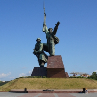Фотография памятника Монумент Солдат и Матрос