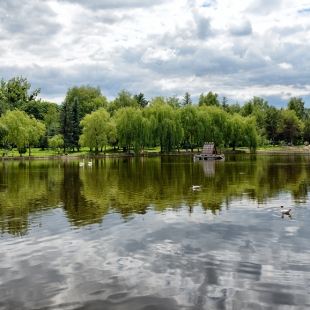 Фотография достопримечательности Парк Лебединое озеро