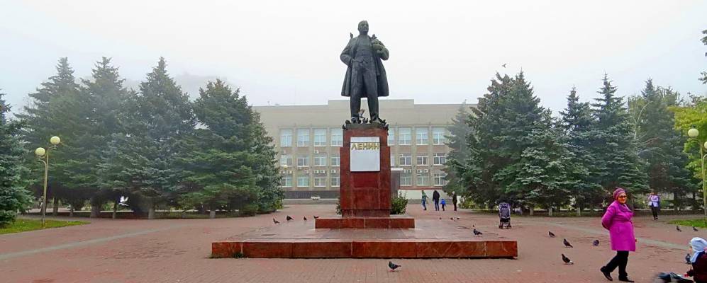 площадь города аксаю. памятники в аксае ростовской области. аксай биография. аксай биография. аксай вид на дон.