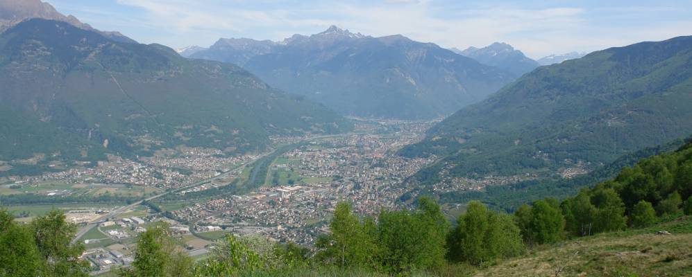 Фотография Изоне