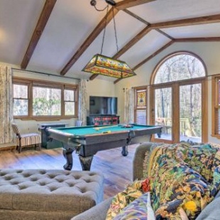 Фотография гостевого дома Private Blue Ridge Retreat Hot Tub and Pool Table!
