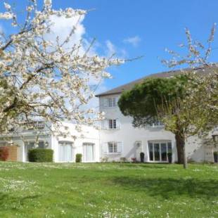 Фотографии гостиницы
Logis Hôtel des Châteaux