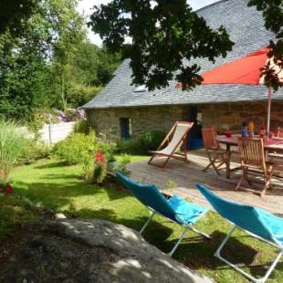 Фотографии гостевого дома
Vintage Holiday Home in Huelgoat with Spacious Garden