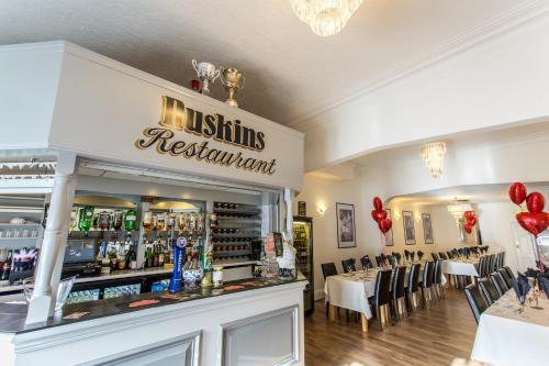 Фотография гостиницы OYO The Douglas Hotel