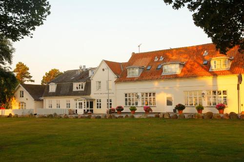 Фотографии мини отеля
Rødvig Kro og Badehotel