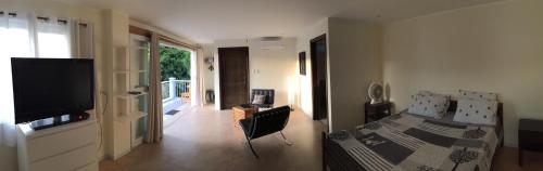 Фотографии мини отеля
Victoria's Bed & Breakfast