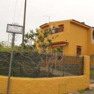 Фотография гостевого дома Casa gialla porto ottiolu