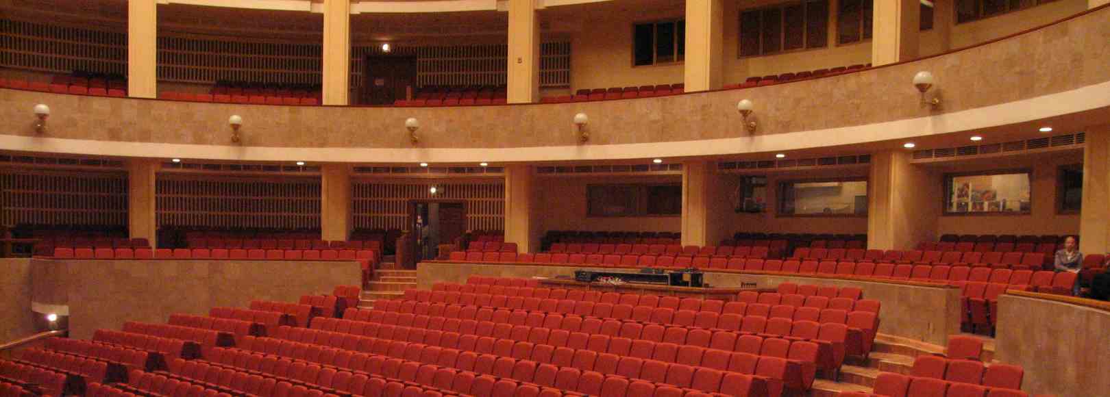 Фотография концертного зала Большая сцена Санкт-Петербургского Мюзик-Холла