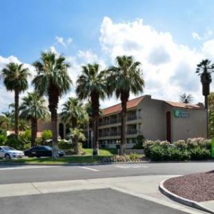 Фотографии гостиницы
Holiday Inn Express Palm Desert, an IHG Hotel