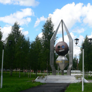 Фотография памятника Памятник Космос-2000