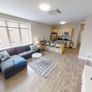 Фотография гостевого дома Premium Condo Heart of Uptown Location Parking Coffee