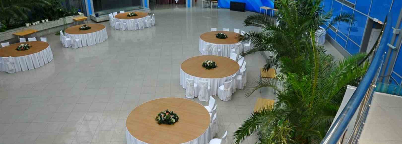 Фотография банкетного зала Зимний сад Дворца культуры и спорта Газовик