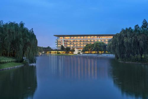 Фотография гостиницы The Yuluxe Sheshan, Shanghai, A Tribute Portfolio Hotel (Formerly Le Meridien She Shan Shanghai)