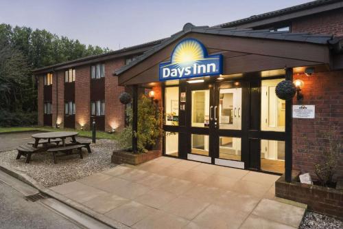 Фотография гостиницы Days Inn Bridgend Cardiff