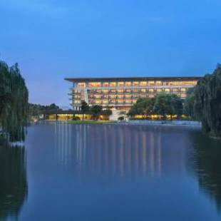 Фотографии гостиницы 
            The Yuluxe Sheshan, Shanghai, A Tribute Portfolio Hotel (Formerly Le Meridien She Shan Shanghai)