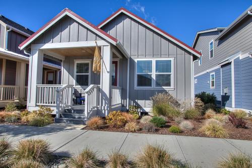 Фотография гостевого дома Sandpiper Cottage - Oyhut Bay Seaside Village