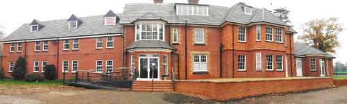 Фотография гостиницы Trivelles Gatwick Hotel & airport Parking