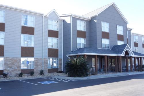 Фотография гостиницы Country Inn & Suites by Radisson, Savannah Midtown, GA